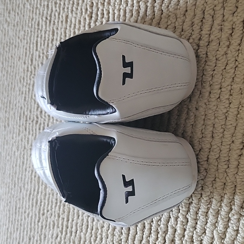 Kids Size 4 Taekwondo Shoes - Picture 3 of 7